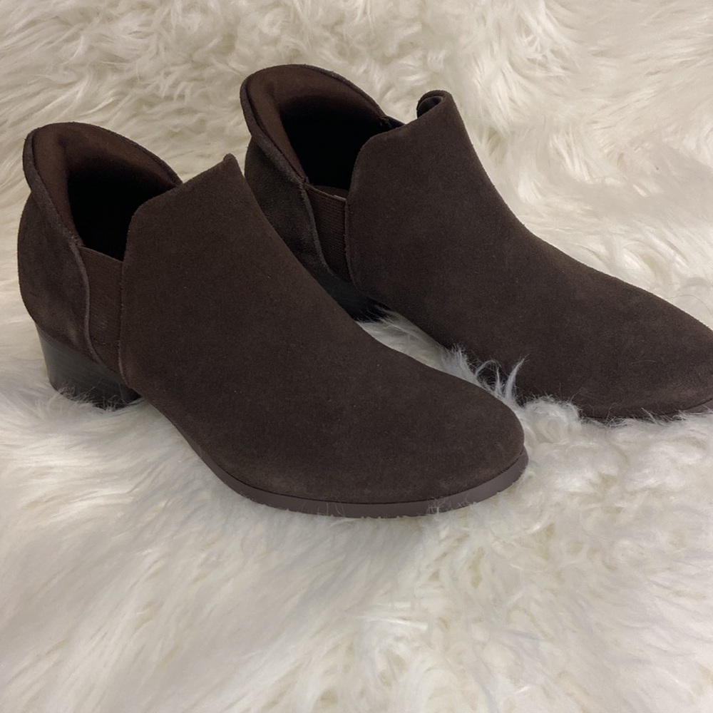 Reaction by Kenneth Cole booties